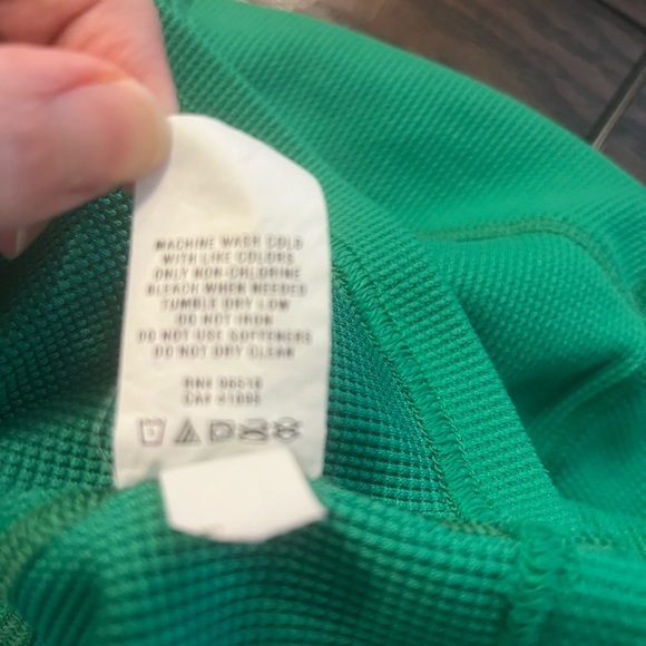 Under Armour Men’s Cold Gear Loose Fit Green Crew Neck Long Sleeve Shirt - Picture 5 of 5